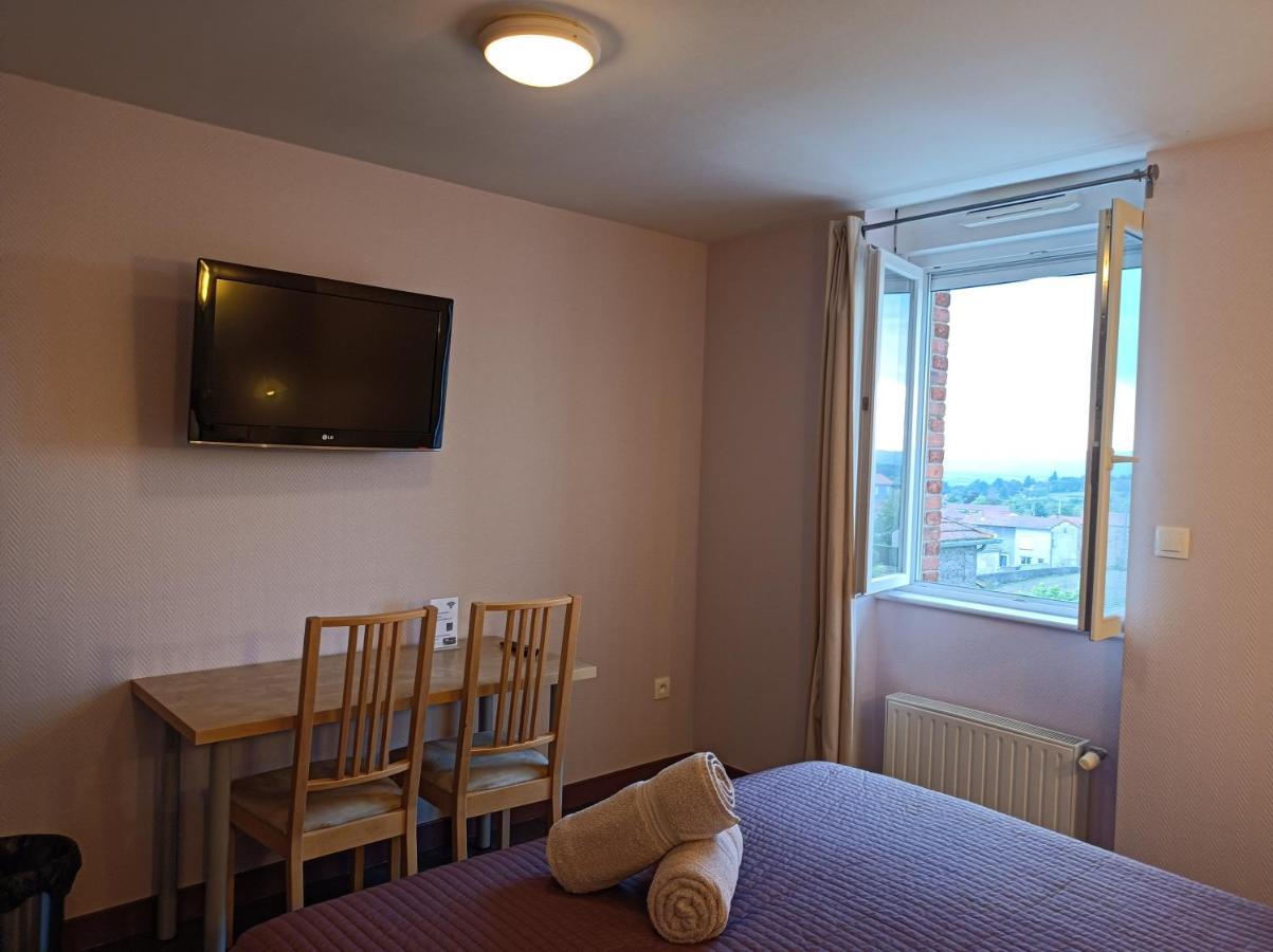 Bed and Breakfast Les Pierres Folles Rozier-en-Donzy Экстерьер фото