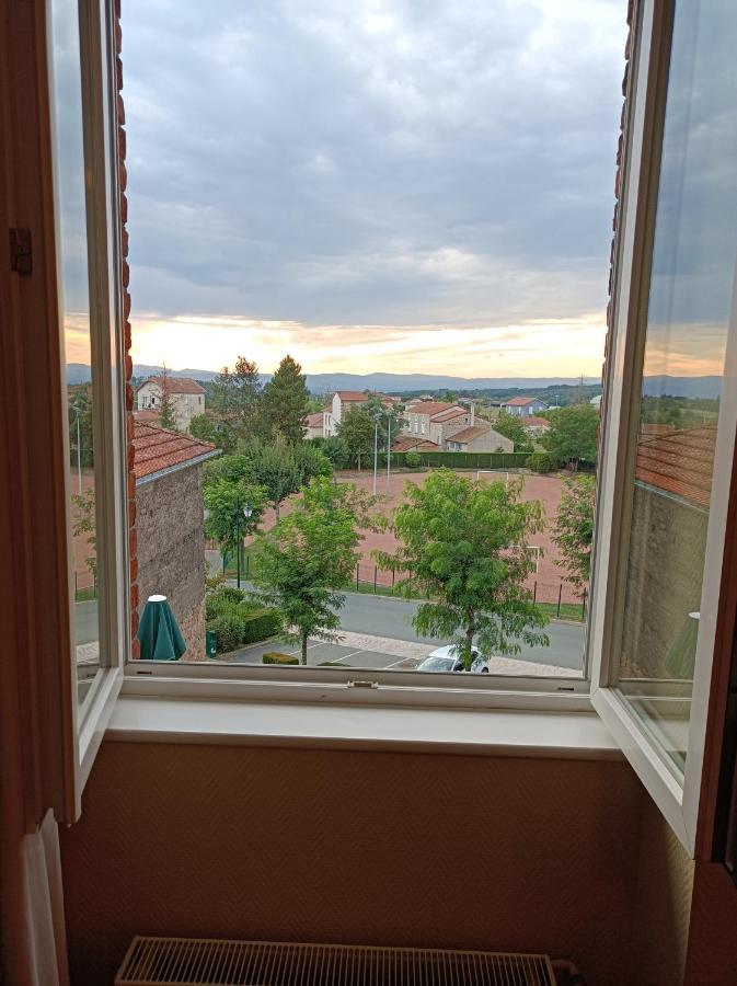 Bed and Breakfast Les Pierres Folles Rozier-en-Donzy Экстерьер фото