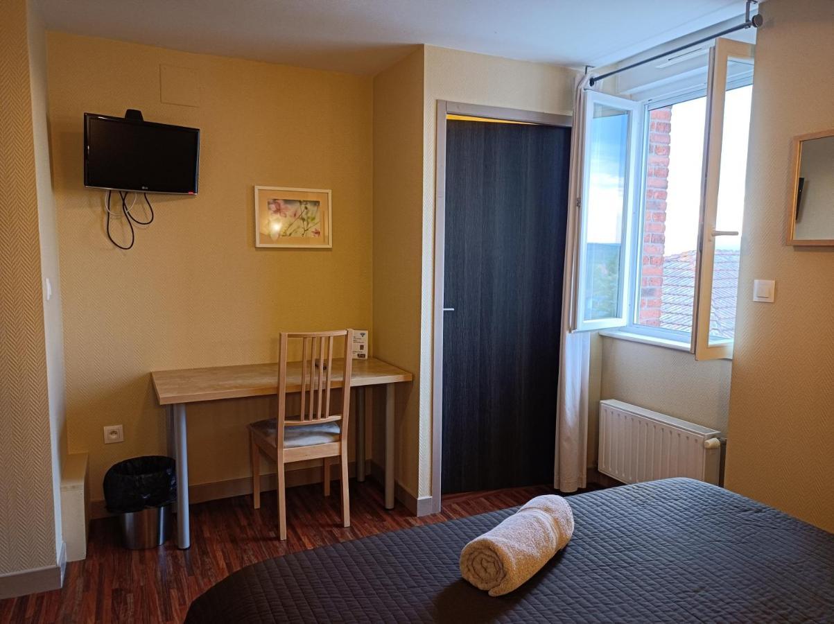 Bed and Breakfast Les Pierres Folles Rozier-en-Donzy Экстерьер фото